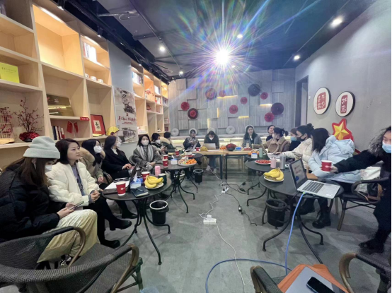 通稿：凝新聚力 共创未来 高新区五根松社区召开迎新年新阶层人士统战座谈会386.png
